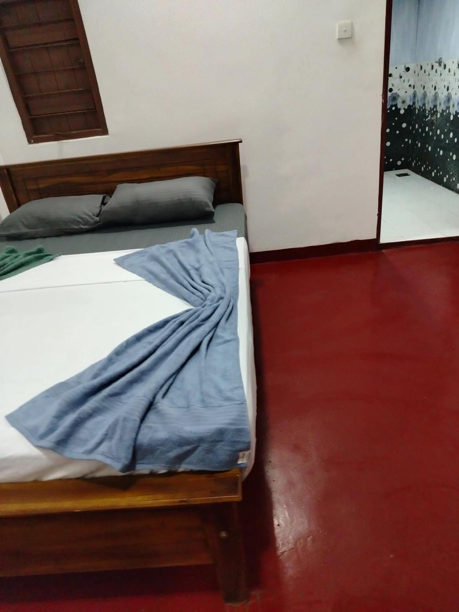 Ocean Oasis Restaurant And Rooms Trincomalee Ngoại thất bức ảnh