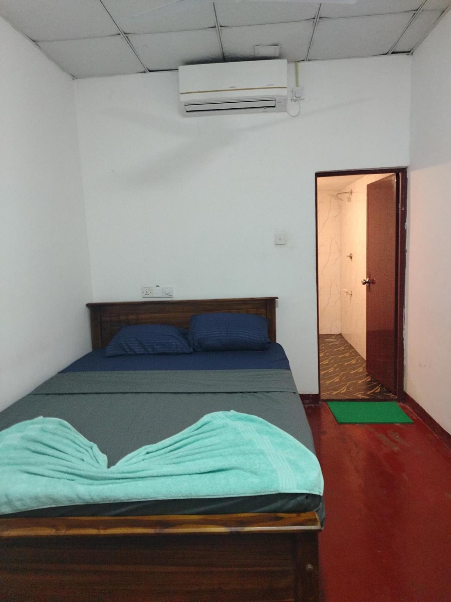 Ocean Oasis Restaurant And Rooms Trincomalee Ngoại thất bức ảnh