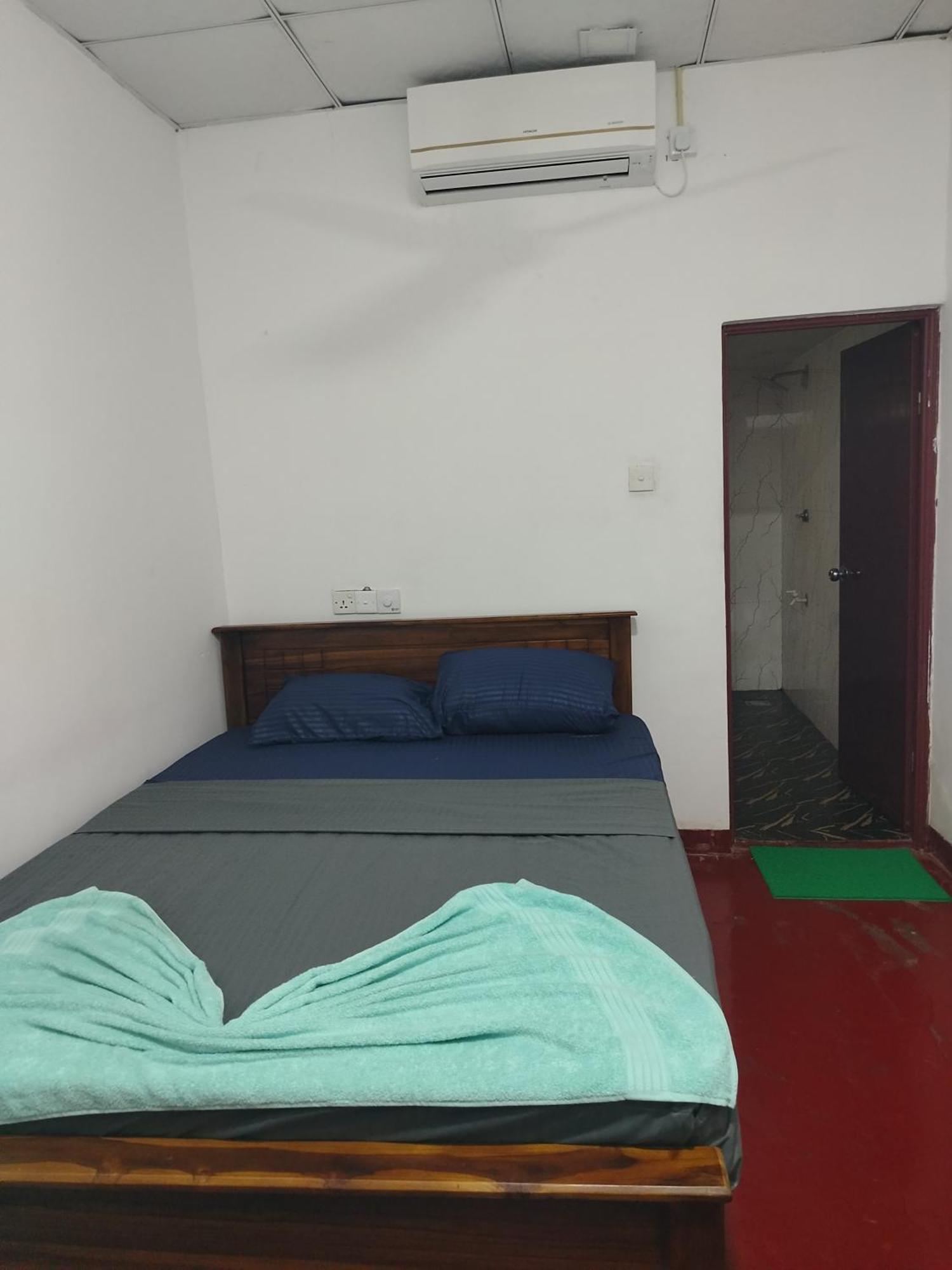 Ocean Oasis Restaurant And Rooms Trincomalee Ngoại thất bức ảnh